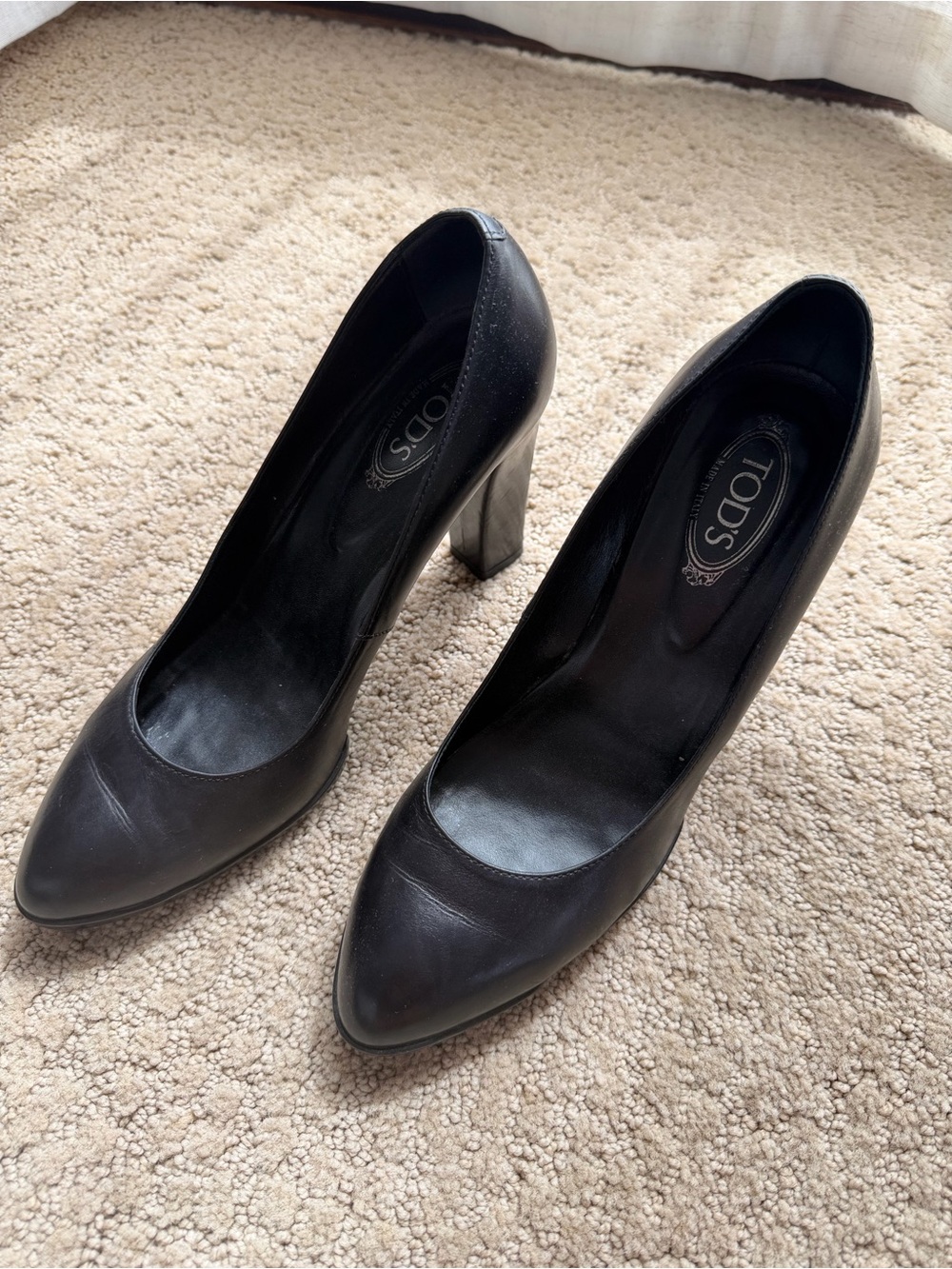 TOD'S Leather Mid Court Pumps
